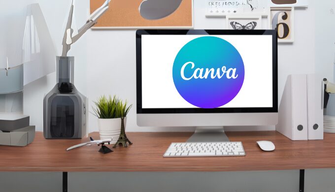 Canvaのロゴを表示したパソコン